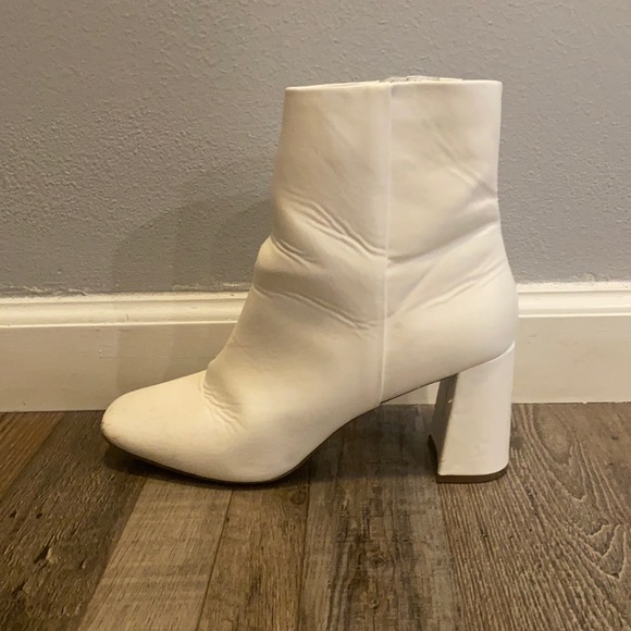 Shoes - White booties 11